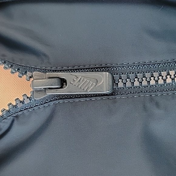 Nike Hooded Windrunner Windbreaker Green Size Medium - Picture 8 of 14